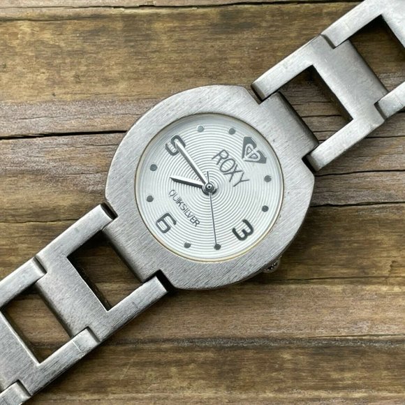 Roxy Quiksilver Ladies Wrist Watch Analog Silver Tone Quartz Metal Band Watch - Picture 2 of 12